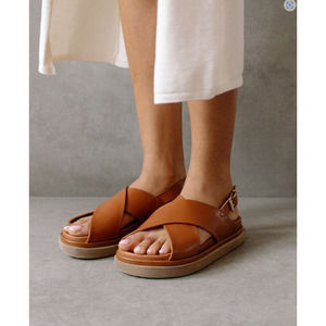 ALOHAS Marshmellow Leather Tan Criss Cross Sandals Size EUR 39/US 8.5/UK 6